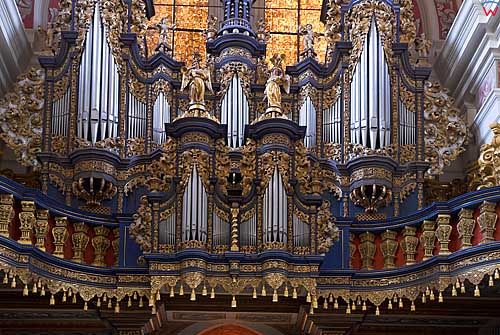 Swieta Lipka. Barokowe organy w Bazylice.